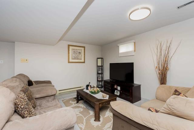 84 Marieta St, House detached with 3 bedrooms, 3 bathrooms and 4 parking in Vaughan ON | Image 17