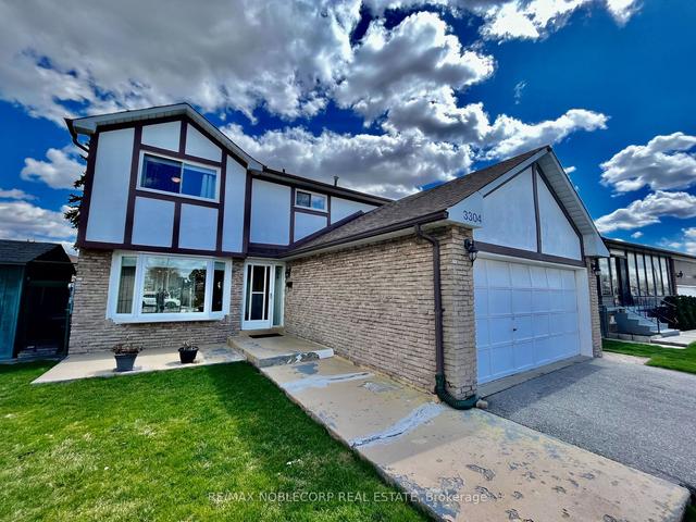 3304 Brandon Gate Dr, House detached with 4 bedrooms, 2 bathrooms and 4 parking in Mississauga ON | Image 12