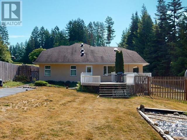 2339 Lang Bay Road, House detached with 3 bedrooms, 4 bathrooms and 2 parking in Powell River C BC | Image 33