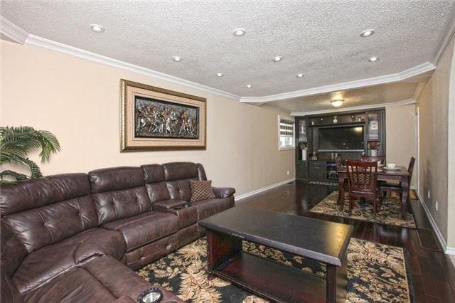 58 Madoc Dr, House detached with 3 bedrooms, 2 bathrooms and 5 parking in Brampton ON | Image 8