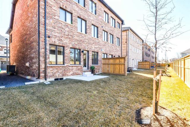 1181 Carnegie Dr, House semidetached with 3 bedrooms, 3 bathrooms and 1 parking in Mississauga ON | Image 19