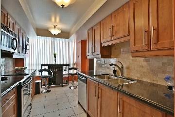1012 - 75 King St E, Condo with 2 bedrooms, 2 bathrooms and 3 parking in Mississauga ON | Image 5