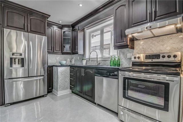 7 Hathway Dr, House detached with 3 bedrooms, 2 bathrooms and 3 parking in Toronto ON | Image 9