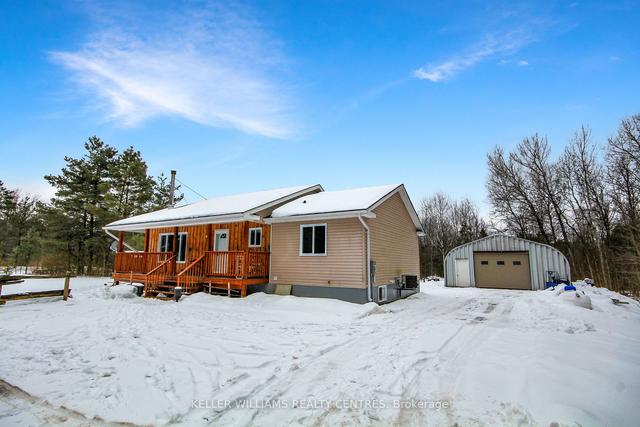 697 Elsinore Rd, House detached with 2 bedrooms, 2 bathrooms and 12 parking in South Bruce Peninsula ON | Image 1