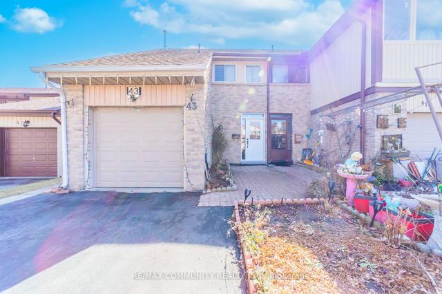 43 Buckhurst Cres, House attached with 3 bedrooms, 2 bathrooms and 3 parking in Toronto ON | Image 34