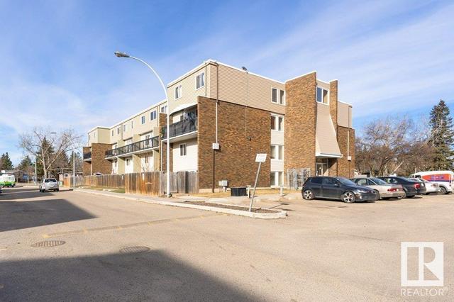 211 - 7805 159 St Nw, Condo with 3 bedrooms, 1 bathrooms and null parking in Edmonton AB | Image 2