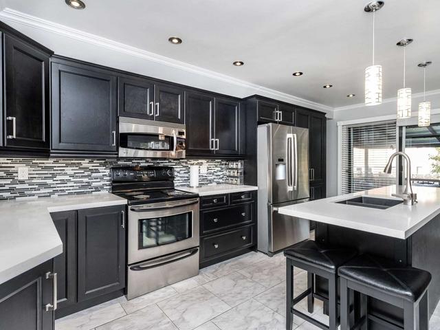 1 Newman Crt, House detached with 4 bedrooms, 4 bathrooms and 4 parking in Brampton ON | Image 26