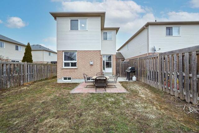 54 Coleman Dr, House attached with 3 bedrooms, 3 bathrooms and 3 parking in Barrie ON | Image 13