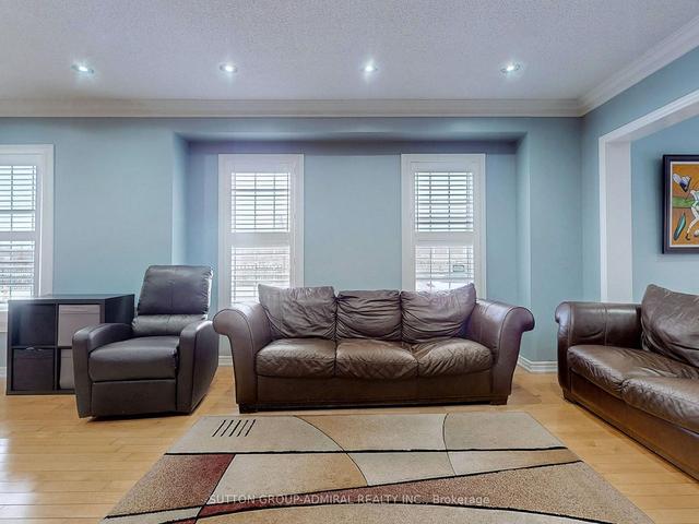 84 Agostino Cres, House semidetached with 3 bedrooms, 4 bathrooms and 4 parking in Vaughan ON | Image 36