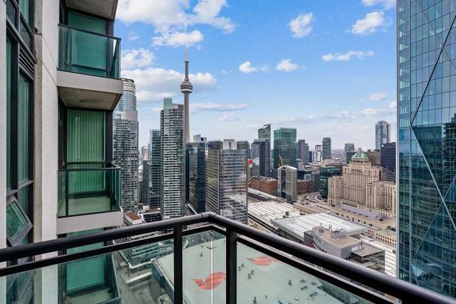 4303 - 16 Harbour St, Condo with 3 bedrooms, 2 bathrooms and 1 parking in Toronto ON | Image 11
