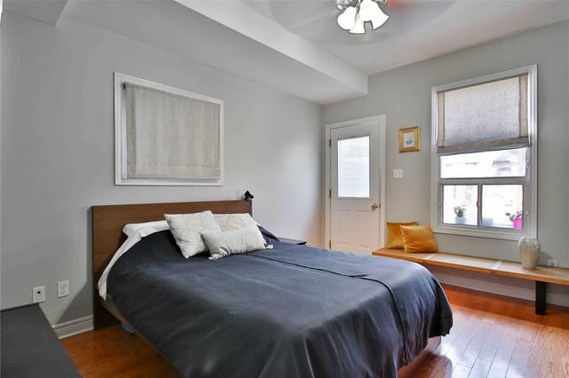 686 Gerrard St E, House attached with 3 bedrooms, 4 bathrooms and 0 parking in Toronto ON | Image 2