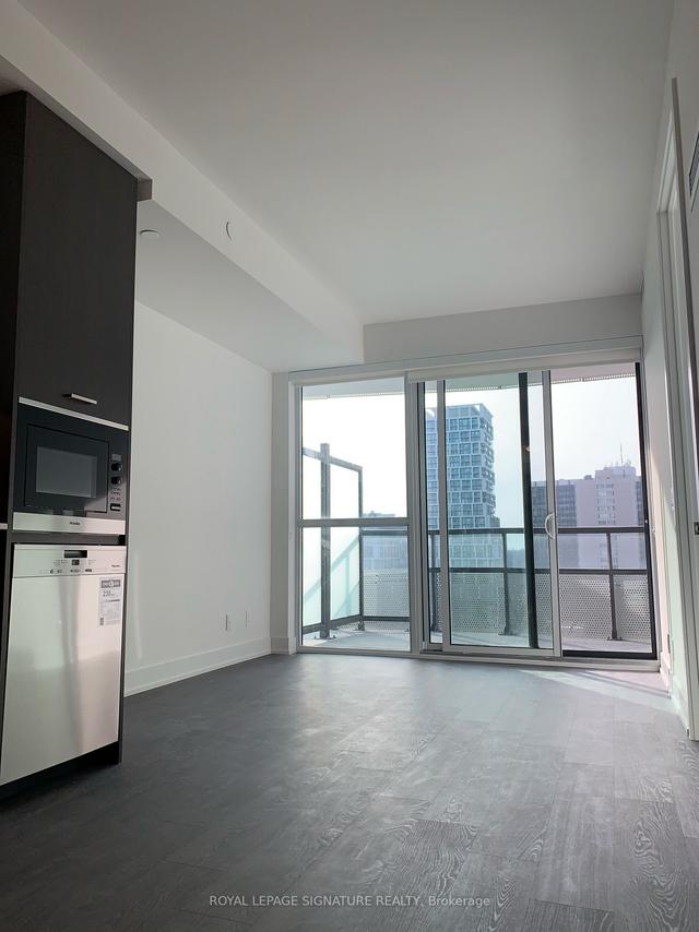 605 - 11 Lillian St, Condo with 1 bedrooms, 1 bathrooms and 1 parking in Toronto ON | Image 10