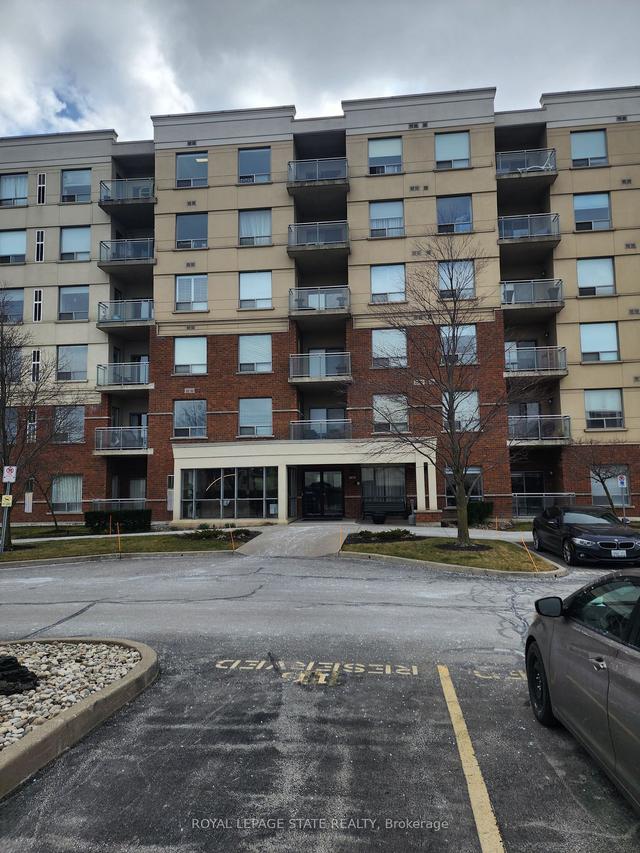 105 - 5070 Fairview St, Condo with 2 bedrooms, 2 bathrooms and 2 parking in Burlington ON | Image 1