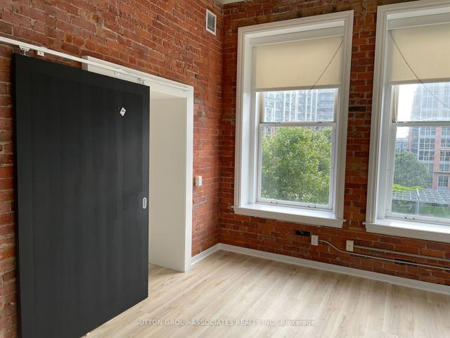 404 - 915 King St W, Condo with 1 bedrooms, 2 bathrooms and 1 parking in Toronto ON | Image 9