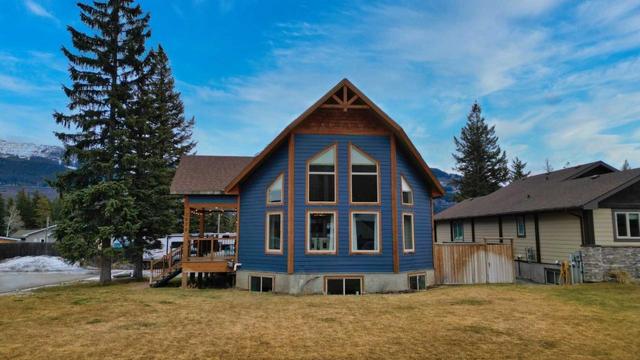 2070 Golden Eagle Drive, House detached with 5 bedrooms, 3 bathrooms and 6 parking in Sparwood BC | Image 2