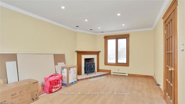 973 Gainsborough Rd, House detached with 2 bedrooms, 2 bathrooms and 6 parking in London ON | Image 39