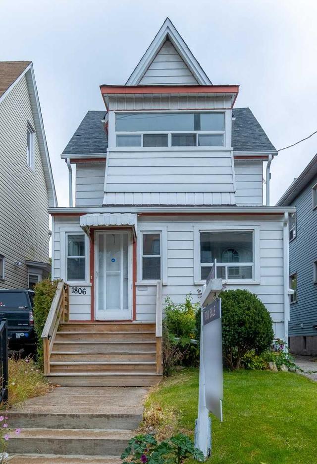 1806 Queen St E, House detached with 3 bedrooms, 2 bathrooms and 2 parking in Toronto ON | Card Image