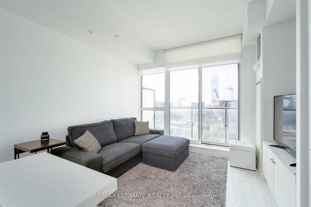 1002 - 39 Sherbourne St, Condo with 1 bedrooms, 1 bathrooms and 0 parking in Toronto ON | Image 2