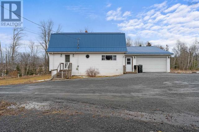 5496 Highway 215, House detached with 4 bedrooms, 2 bathrooms and null parking in East Hants NS | Image 3