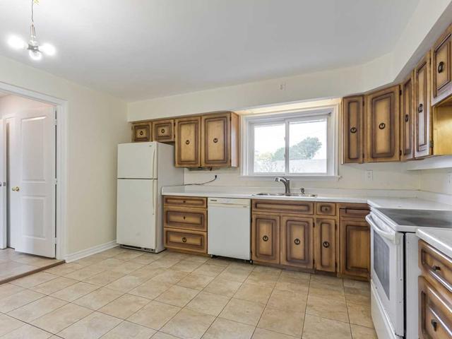 82 Pachino Blvd, House detached with 3 bedrooms, 3 bathrooms and 3 parking in Toronto ON | Image 32