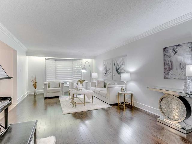 15 Harlington Rd, House detached with 4 bedrooms, 5 bathrooms and 6 parking in Toronto ON | Image 34