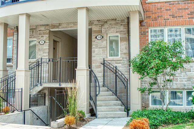 1002 - 2420 Baronwood Dr, Townhouse with 2 bedrooms, 2 bathrooms and 1 parking in Oakville ON | Image 1