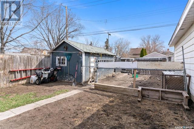 328 I Avenue S, House detached with 3 bedrooms, 1 bathrooms and null parking in Saskatoon SK | Image 39