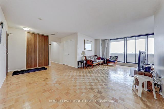 1208 - 301 Prudential Dr N, Condo with 3 bedrooms, 2 bathrooms and 1 parking in Toronto ON | Image 2