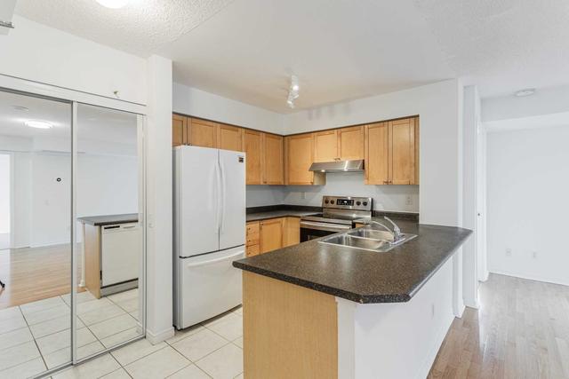 2216 - 155 Beecroft Rd, Condo with 2 bedrooms, 2 bathrooms and 1 parking in Toronto ON | Image 2