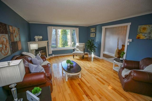 475 King Street W, House detached with 3 bedrooms, 2 bathrooms and 4 parking in Brockville ON | Image 4