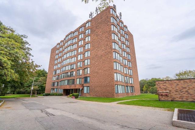 206 - 180 Limeridge Rd W, Condo with 2 bedrooms, 1 bathrooms and 1 parking in Hamilton ON | Image 1
