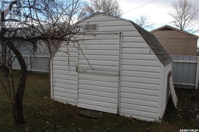 209 3rd Avenue E, House detached with 3 bedrooms, 2 bathrooms and null parking in Lampman SK | Image 28