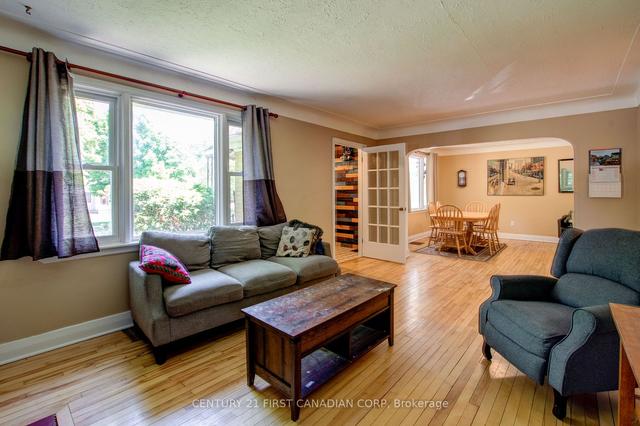 105 Appel St, House detached with 4 bedrooms, 2 bathrooms and 7 parking in London ON | Image 40