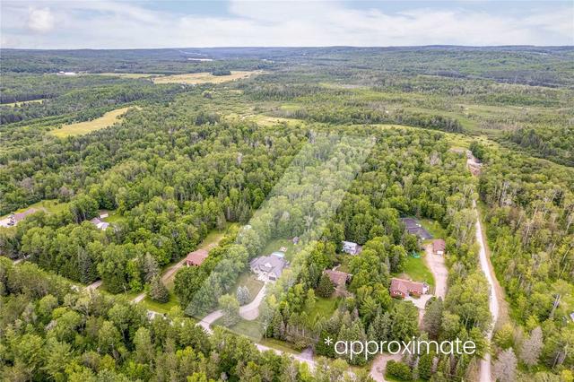 323 Scarlett Line, House detached with 4 bedrooms, 4 bathrooms and 18 parking in Oro Medonte ON | Image 33