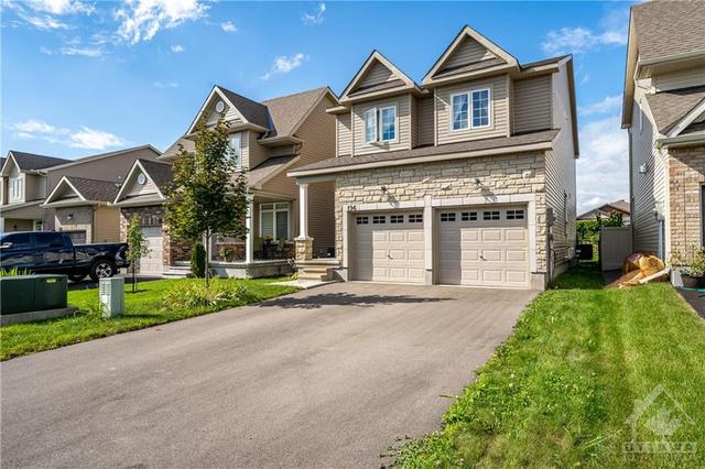 196 Onyx Crescent, House detached with 3 bedrooms, 3 bathrooms and 6 parking in Clarence Rockland ON | Image 3