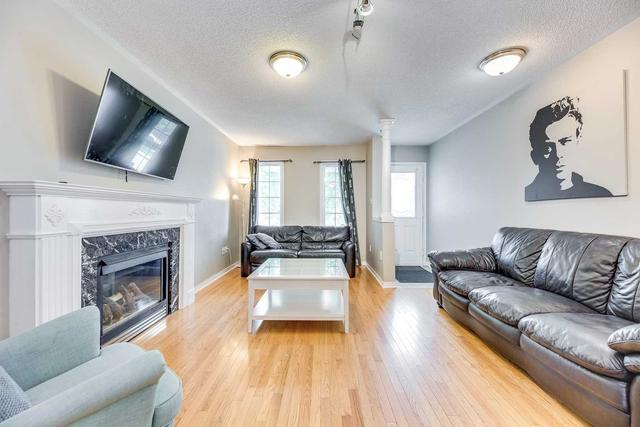 3297 Camberwell Dr, House semidetached with 3 bedrooms, 3 bathrooms and 3 parking in Mississauga ON | Image 10