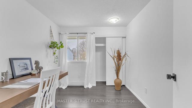 208 Monmore Rd, Townhouse with 3 bedrooms, 2 bathrooms and 1 parking in London ON | Image 18