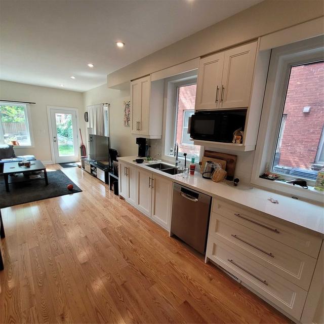 354 Brunswick Ave, House semidetached with 6 bedrooms, 4 bathrooms and 0 parking in Toronto ON | Image 23