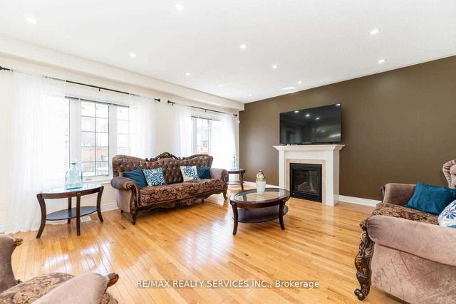 22 Templar St, House detached with 5 bedrooms, 5 bathrooms and 6 parking in Brampton ON | Image 4