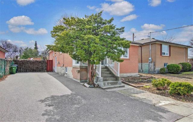 19 Par Ave, House detached with 3 bedrooms, 4 bathrooms and 3 parking in Toronto ON | Image 23