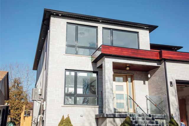 104 Invergordon Ave, House detached with 5 bedrooms, 6 bathrooms and 6 parking in Toronto ON | Image 1