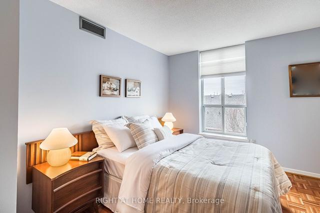 403 - 21 Overlea Blvd, Condo with 2 bedrooms, 2 bathrooms and 1 parking in Toronto ON | Image 9