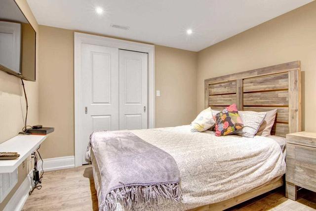 665 Millwood Rd, House semidetached with 3 bedrooms, 4 bathrooms and 2 parking in Toronto ON | Image 24