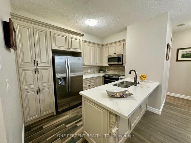 901 - 1359 Rathburn Rd E, Condo with 1 bedrooms, 1 bathrooms and 1 parking in Mississauga ON | Image 4