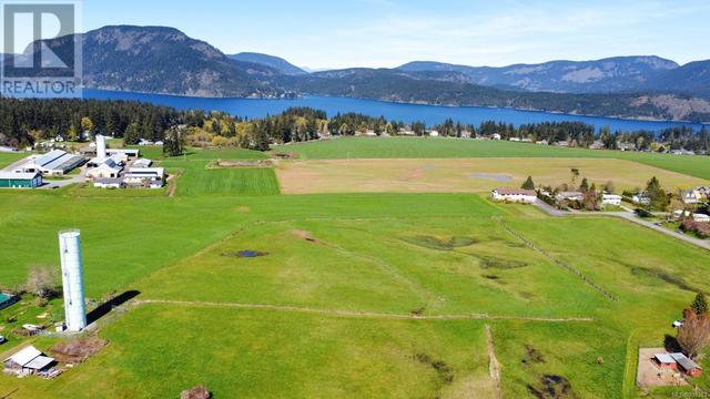 The surrounding neighborhood with Cowichan Bay only a short drive away | Image 2