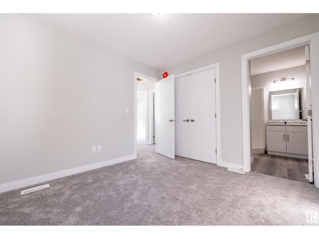11246 92 St Nw, House semidetached with 3 bedrooms, 2 bathrooms and 2 parking in Edmonton AB | Image 4