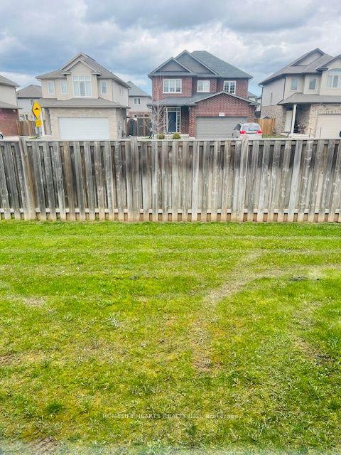 39 - 6118 Kelsey Cres, Townhouse with 3 bedrooms, 2 bathrooms and 1 parking in Niagara Falls ON | Image 8