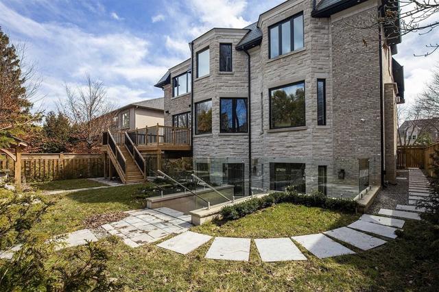 84 Aldershot Cres, House detached with 5 bedrooms, 8 bathrooms and 6 parking in Toronto ON | Image 35