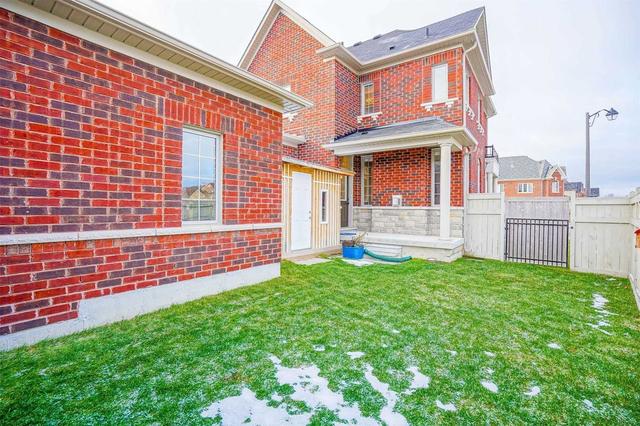 165 Harbord St, House attached with 4 bedrooms, 3 bathrooms and 3 parking in Markham ON | Image 16