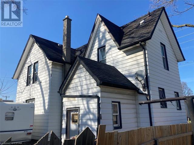 333 Confederation Street, House other with 4 bedrooms, 2 bathrooms and 4 parking in Sarnia ON | Image 3